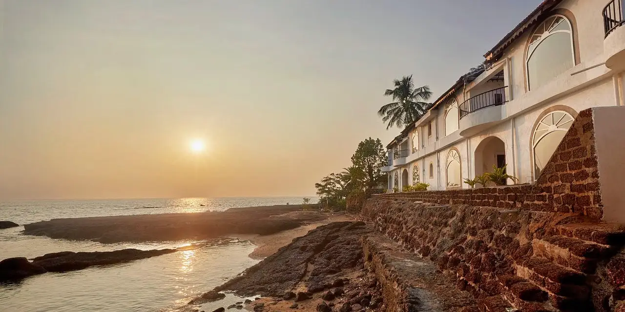 Dona Paula Beach Travel Guide Goa | Travel People India