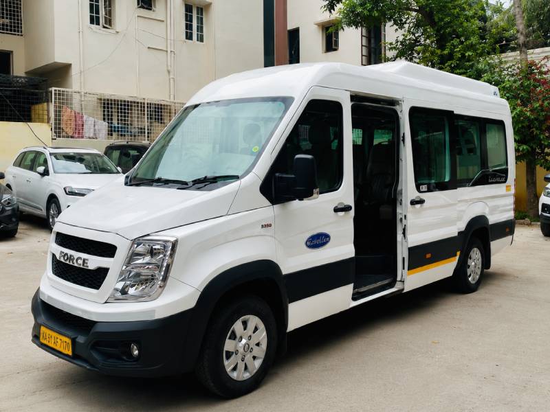 Luxury Urbania Rental for North Goa Tour