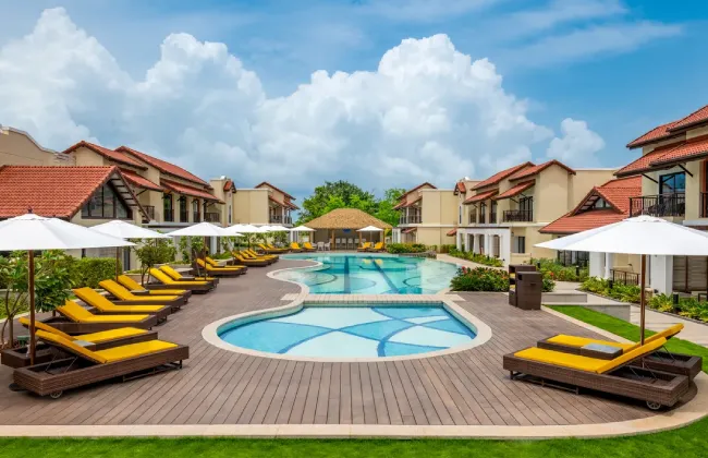 Unwind in Paradise: Premium Luxury Stays in Goa